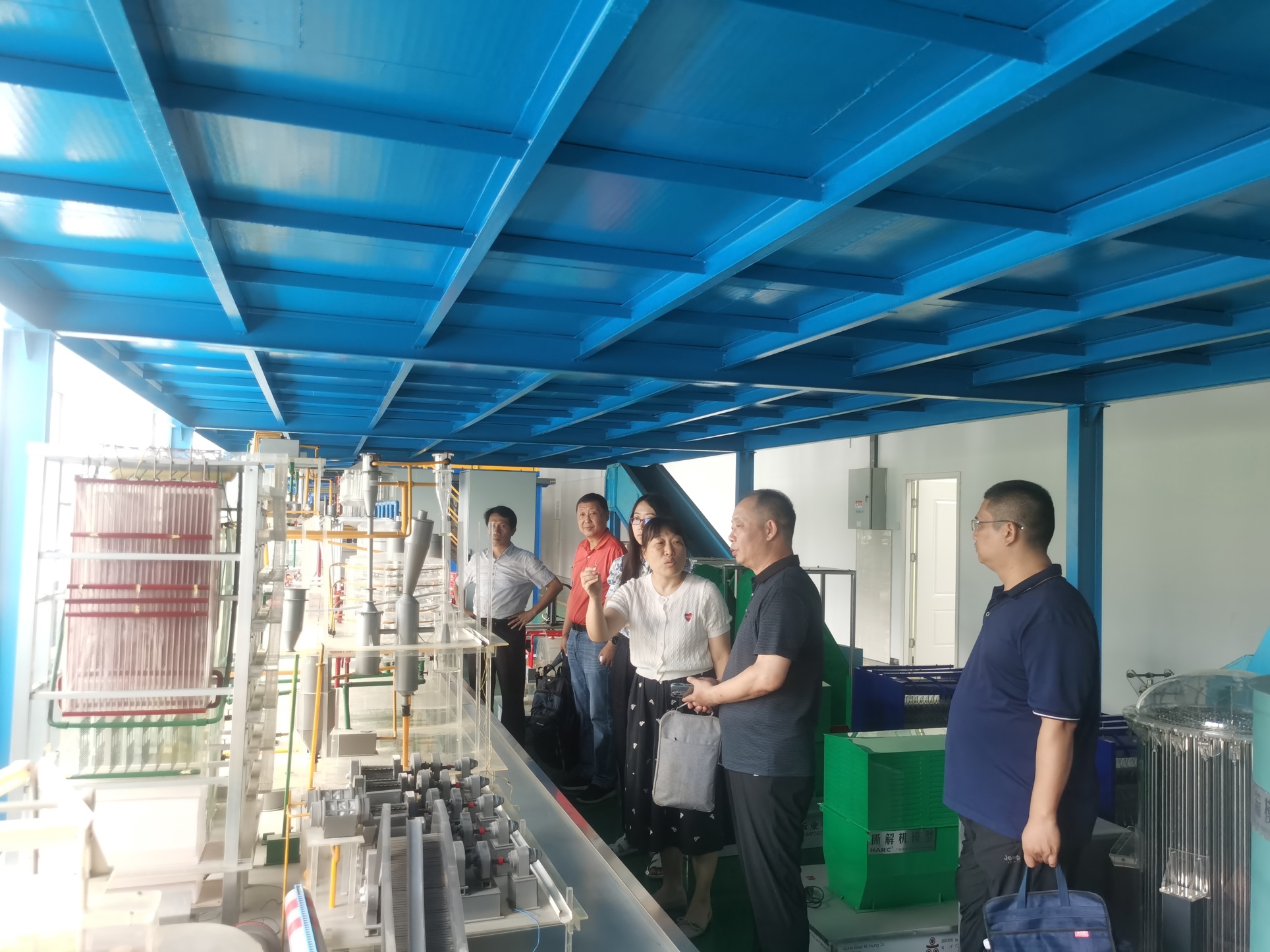 参观糖业实训基地