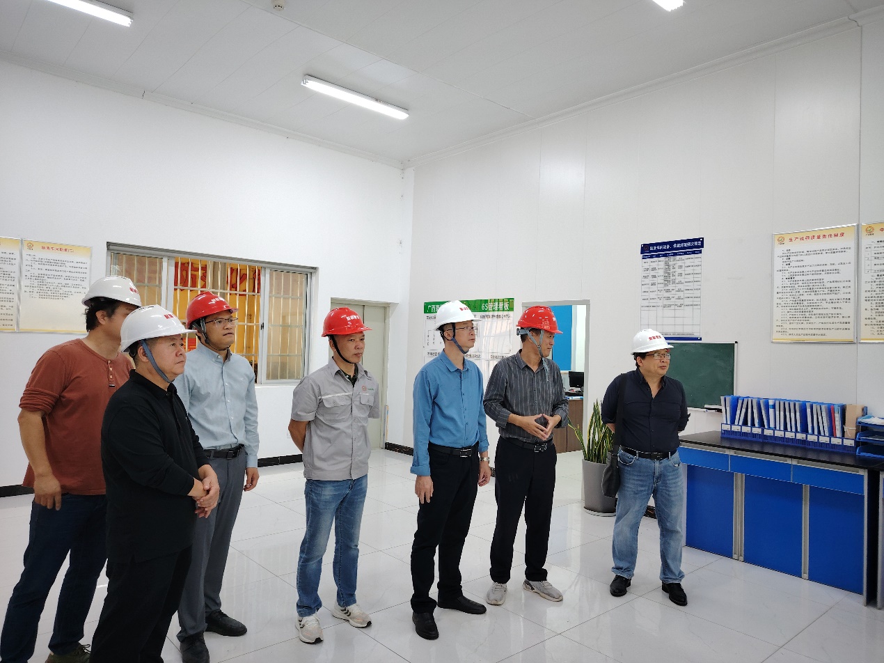 学校领导率队赴防城港市开展访企拓岗活动