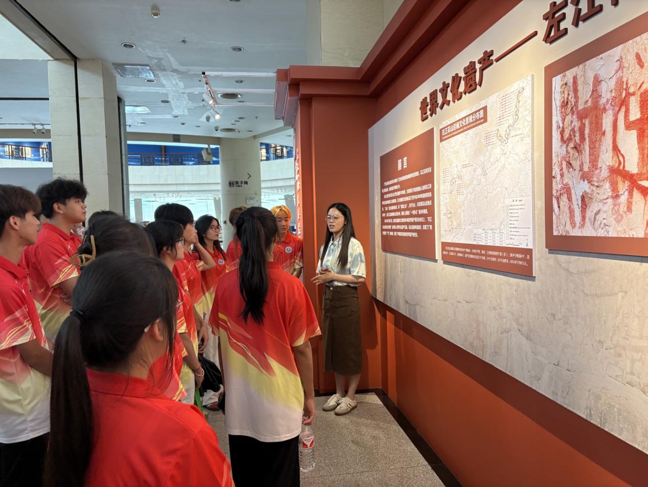 E:/新闻稿/建筑工程学院开展“铭记红色历史坐标 绘就团结奋进蓝图”主题活动/IMG_6456.jpgIMG_6456