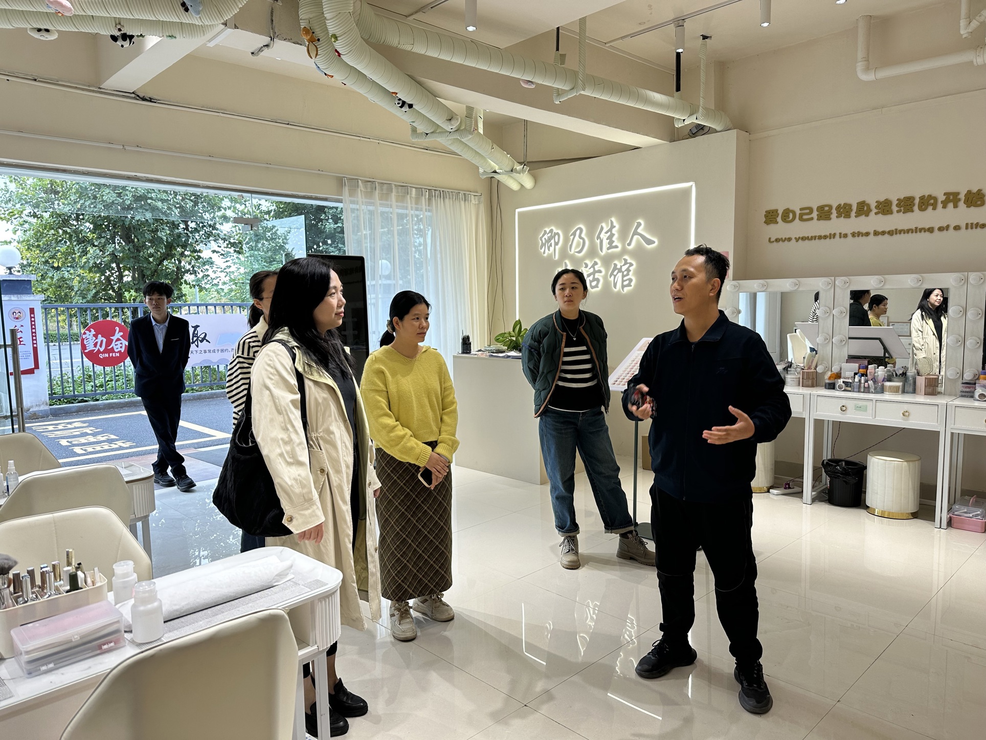 在广西物流职业技术学院调研