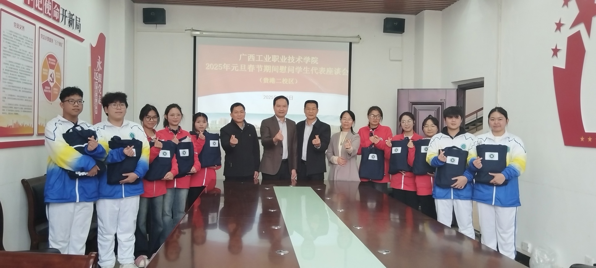 谭冠晖副校长慰问二校区学生