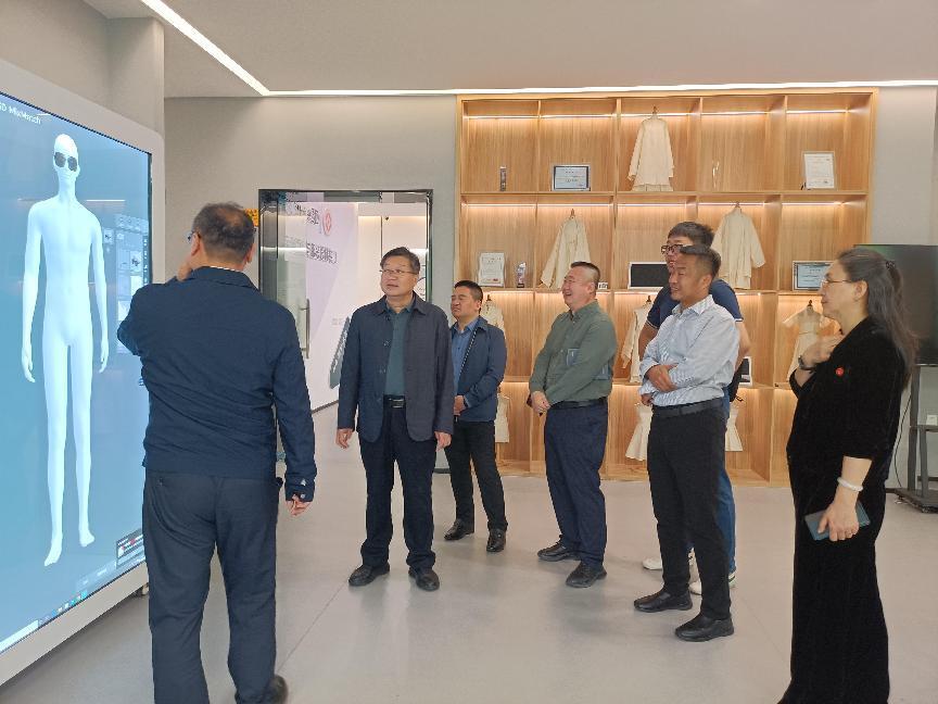 参观浙江纺织服装职业技术学院4 (13)