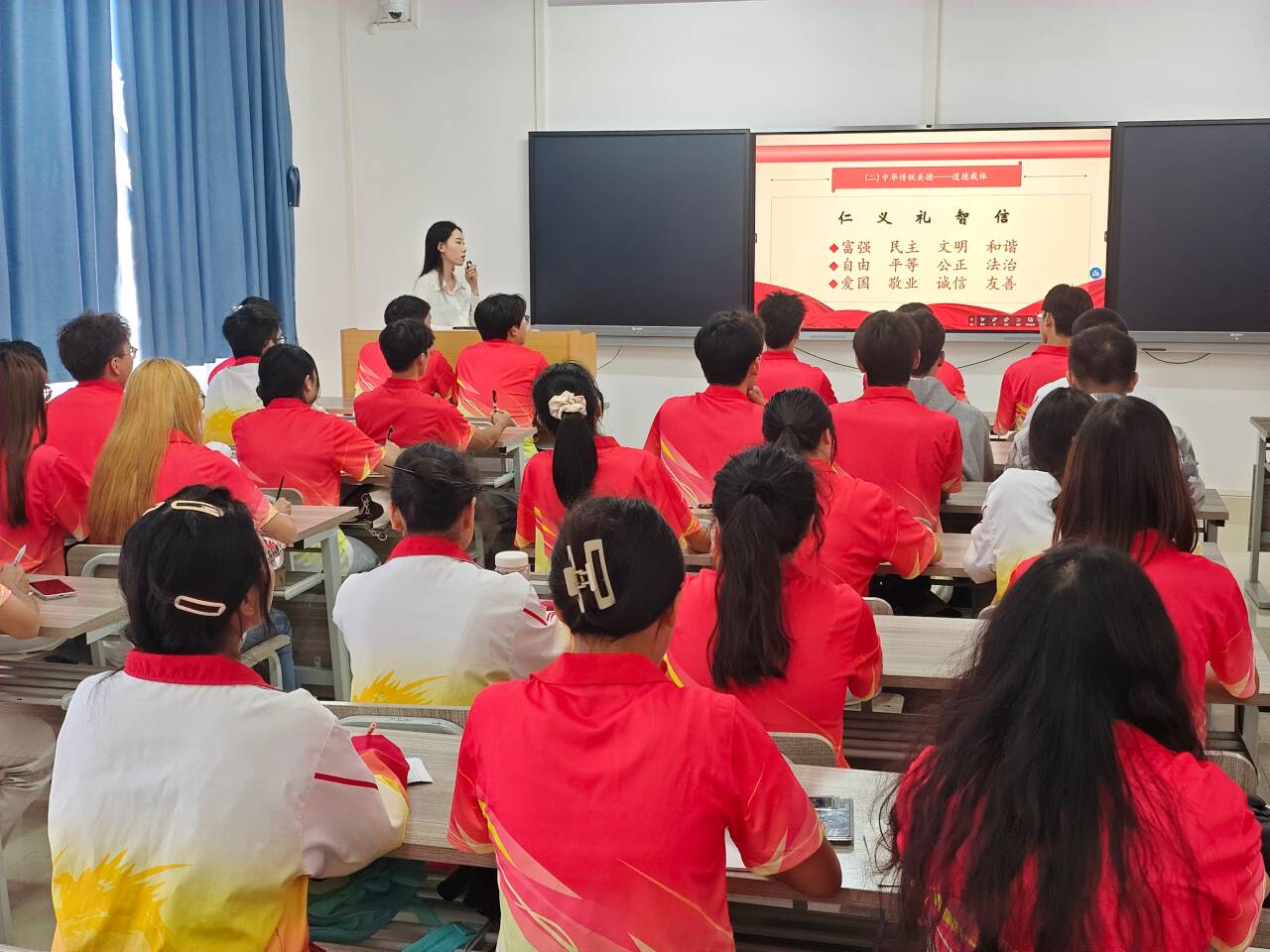 加强文化遗产保护传承  弘扬中华优秀传统文化——马克思主义学院教师为建筑工程学院开展主题宣讲