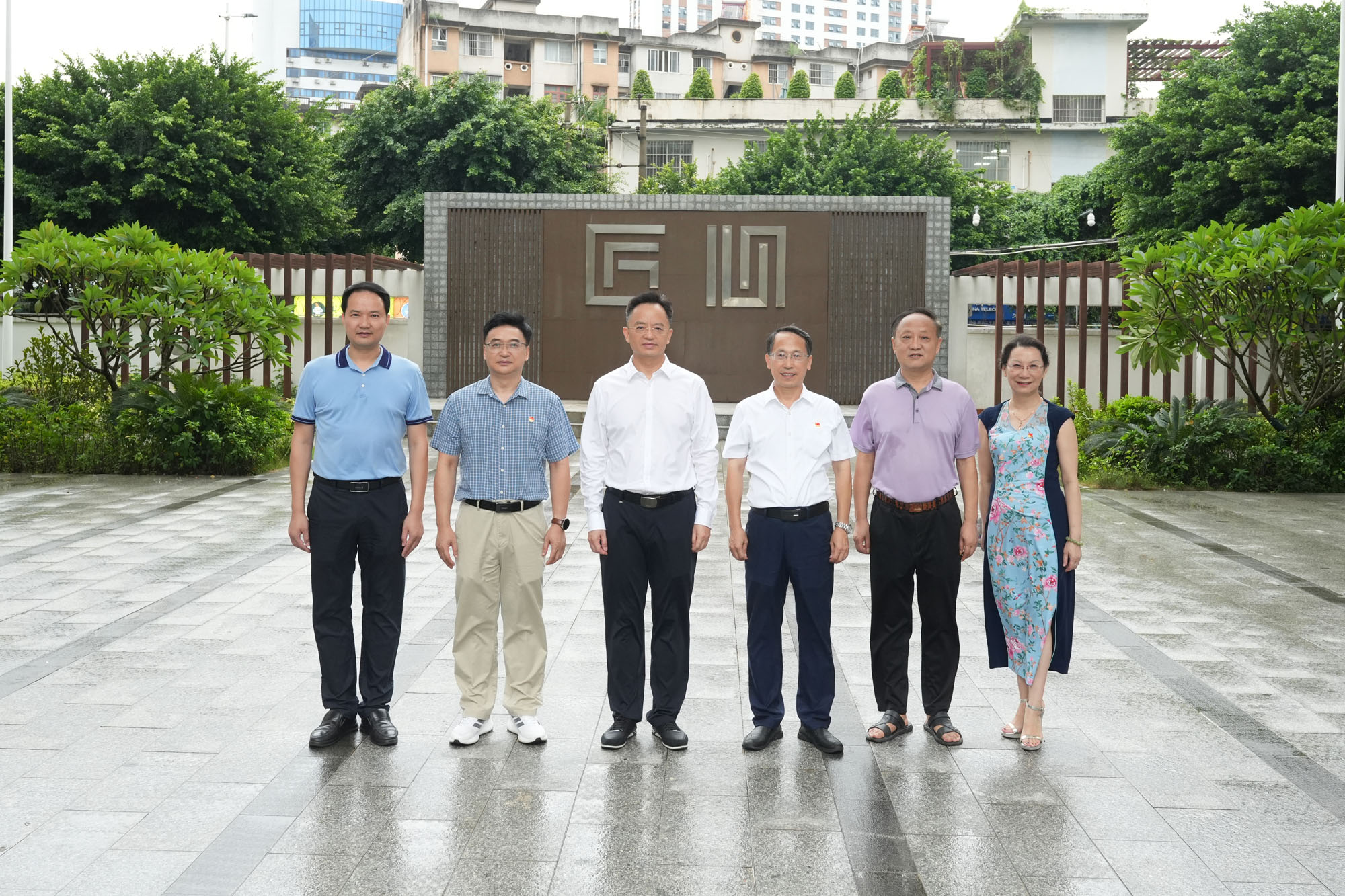 自治区工信厅党组书记、厅长王永超一行到广西工业职业技术学院调研