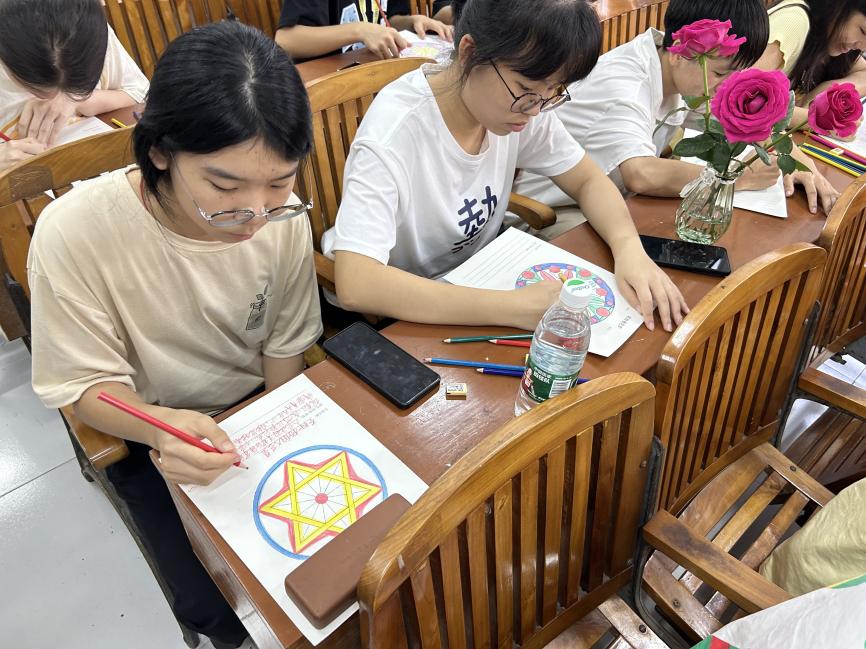 以画为媒，用艺术疗愈心理——轻工化工学院举办曼陀罗绘画疗愈活动