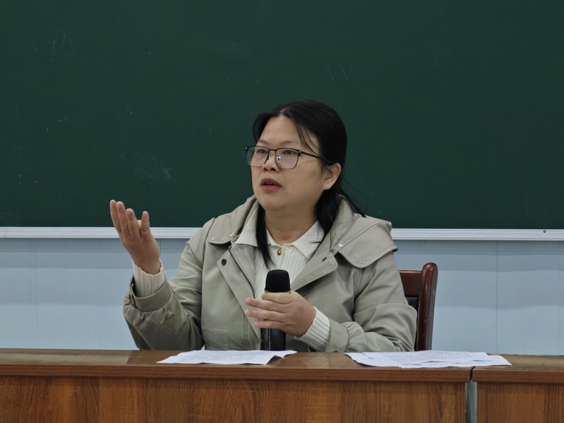 张日芳记者读书分享