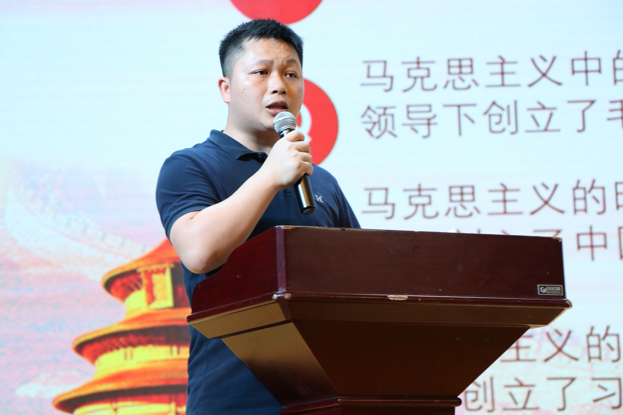 且行且思共成长，行远自迩守初心 ——第十届广西高校辅导员素质能力大赛二等奖获得者唐桂叠
