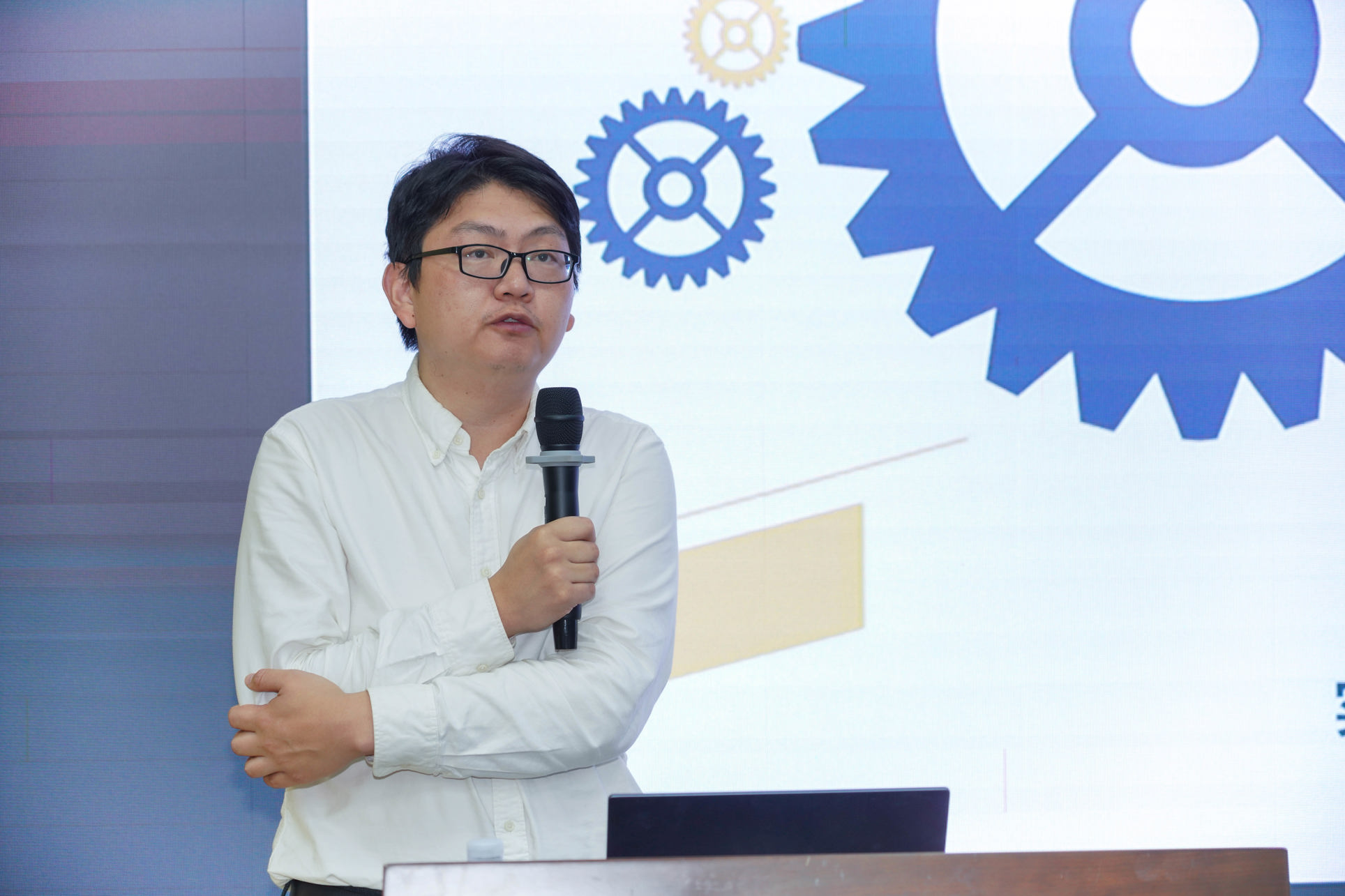 南昌大学胡邦宁副教授做经验分享
