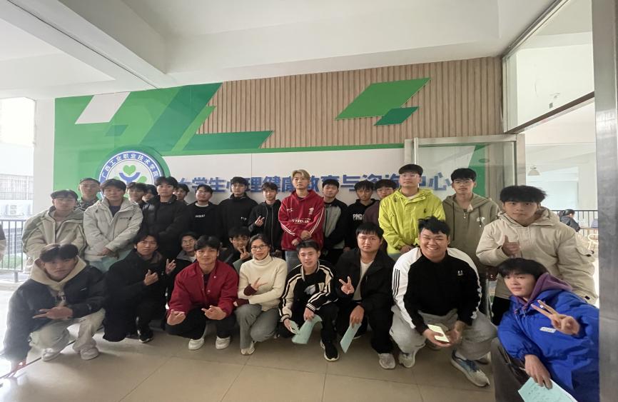 参观合影