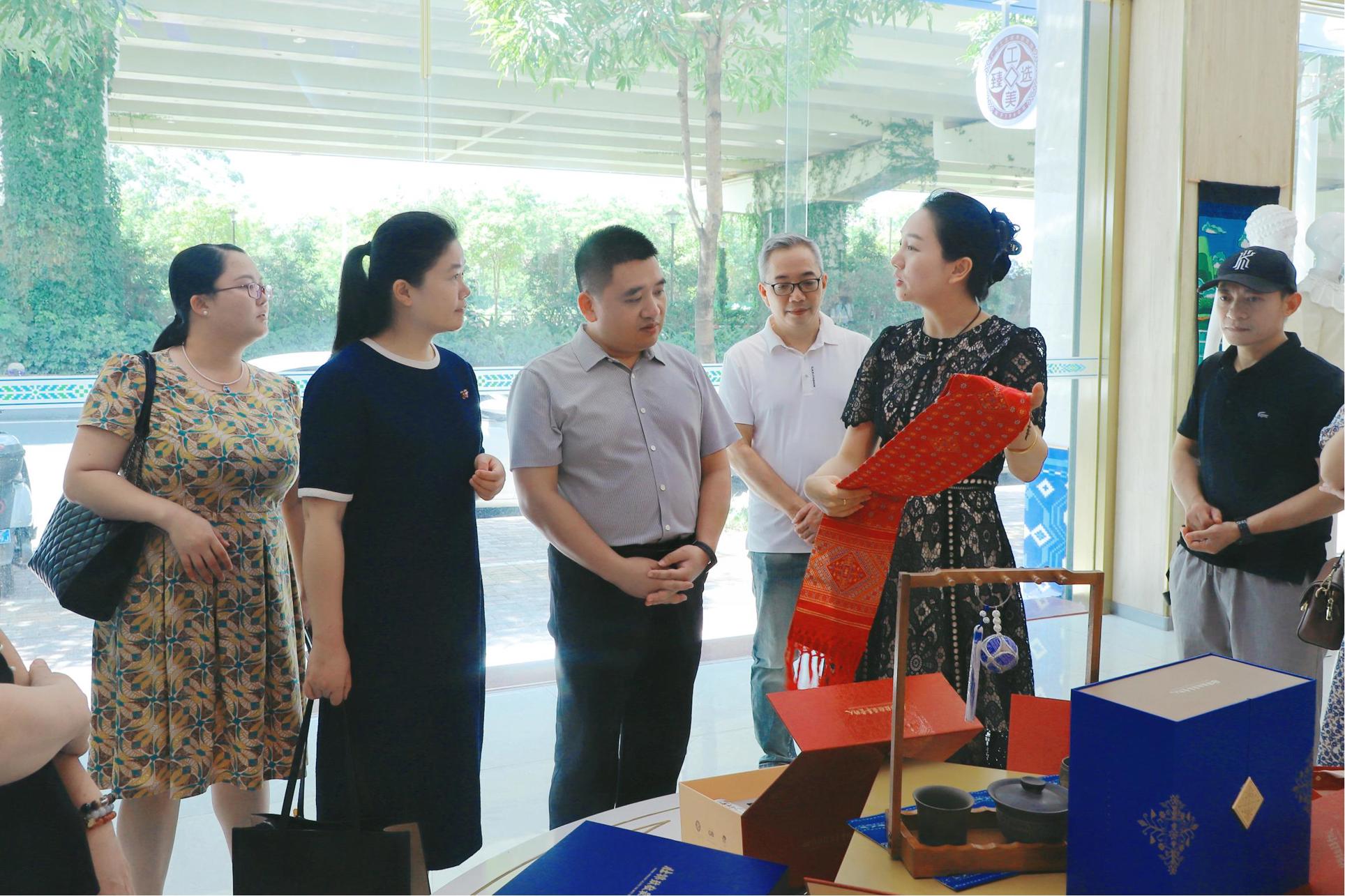 参观工美臻选旗舰店