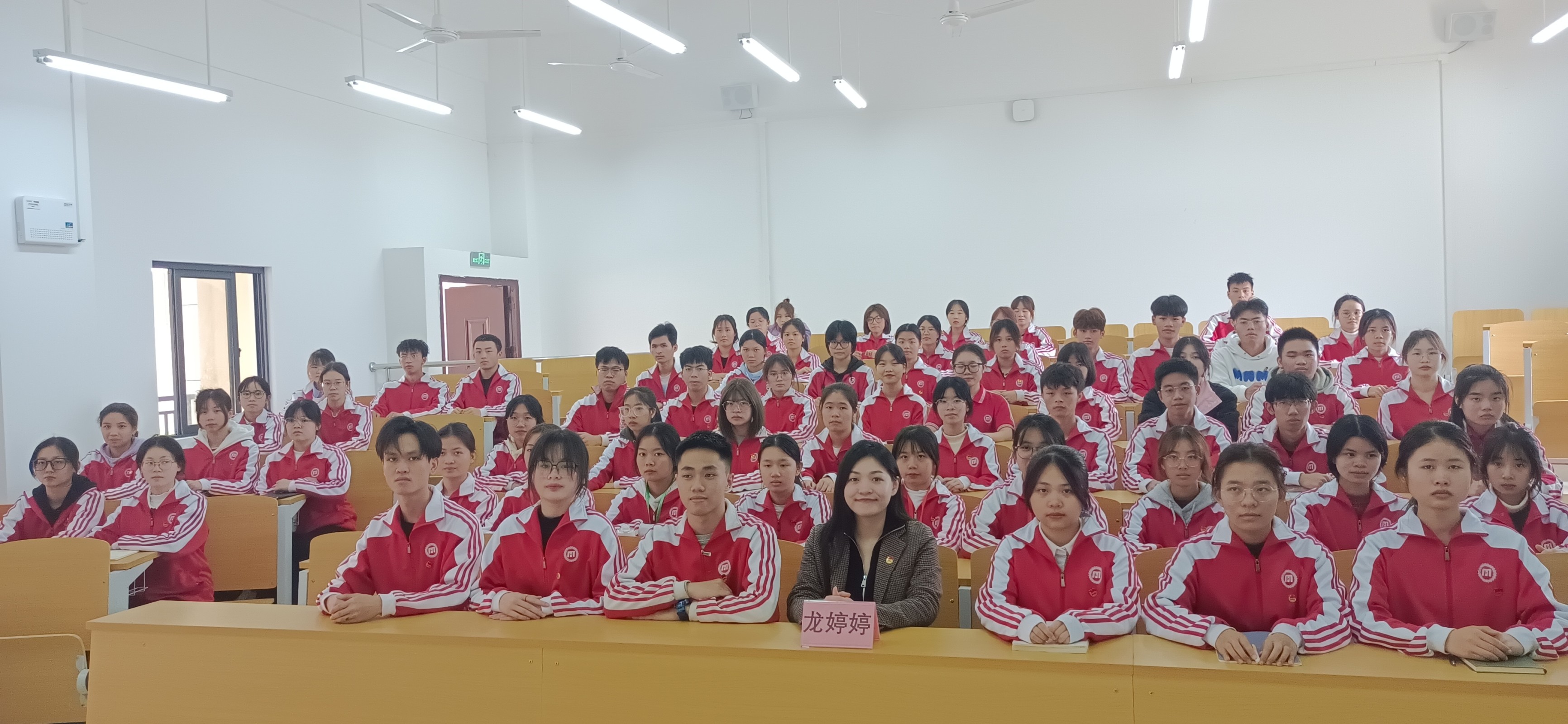05ccff86d9ff42a38594608dfc8c6a05.jpg