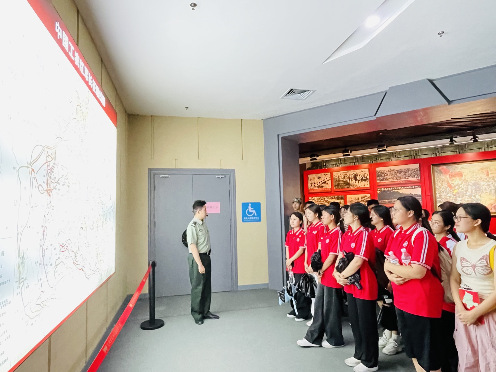 医药健康学院“一站式”学生社区建设│党建引领育青年  学生社区焕新风 