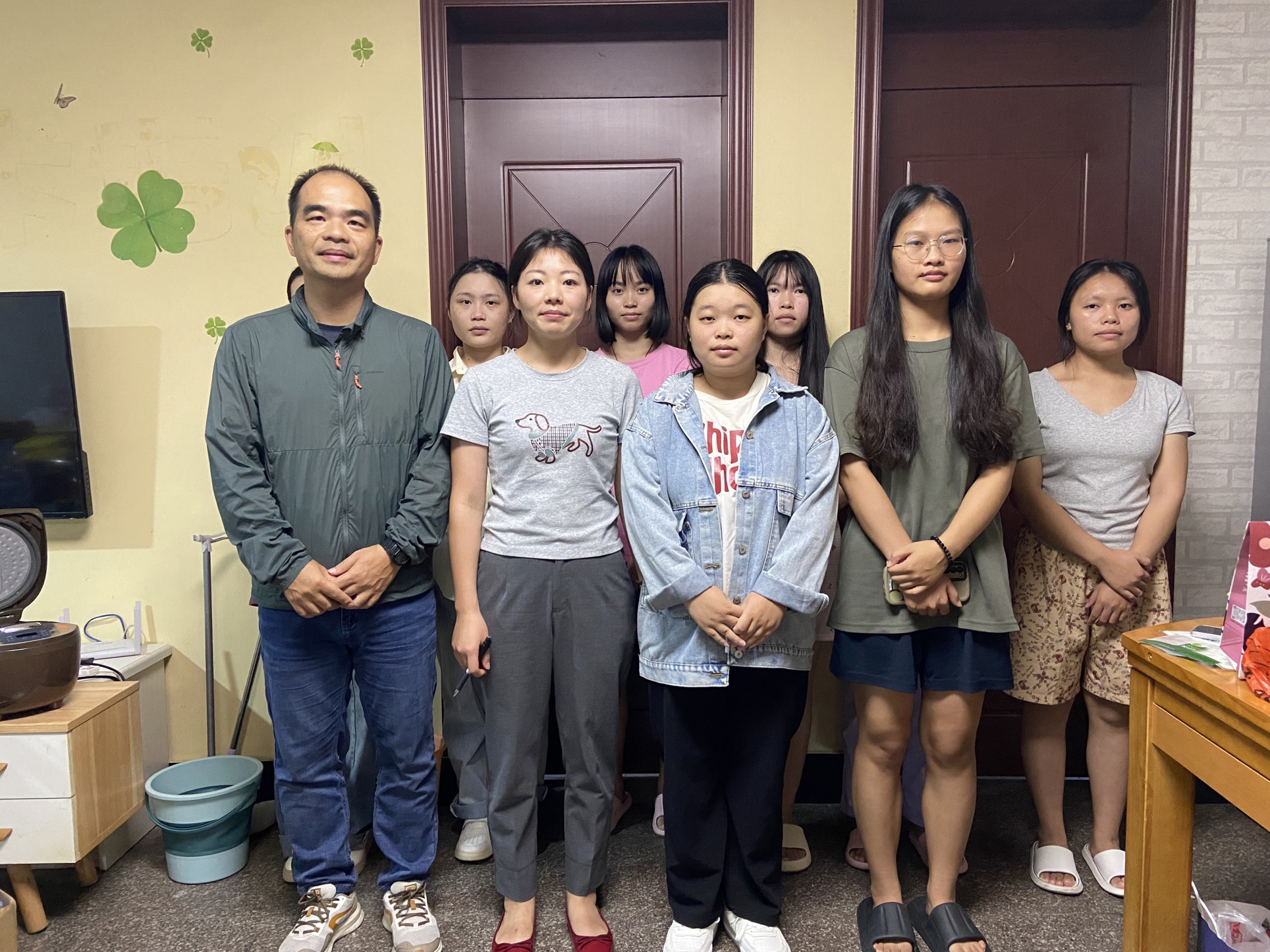 医药健康学院教师到福州看望实习同学
