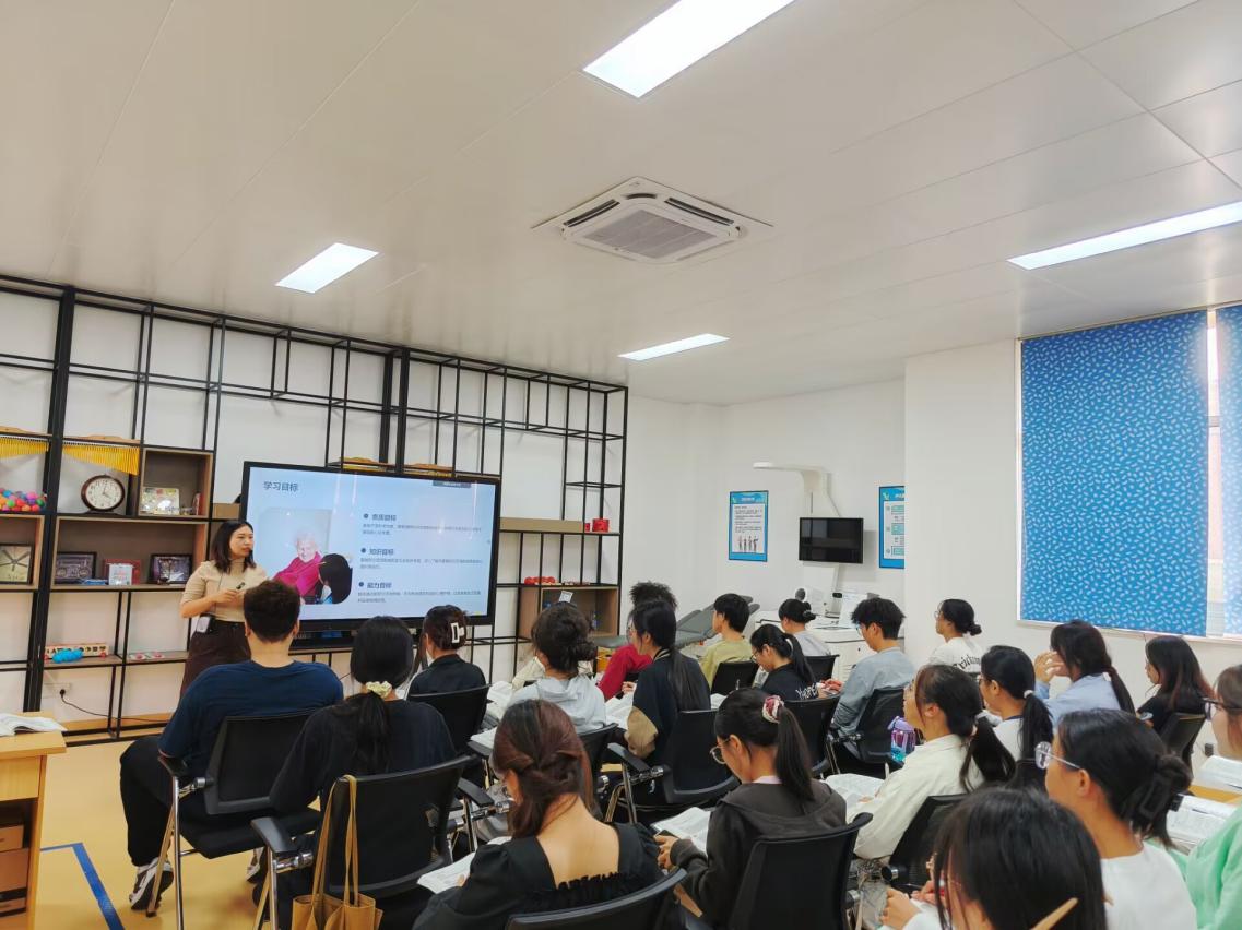 温和启智，拉开知识探索序幕——医药健康学院开展院级公开课