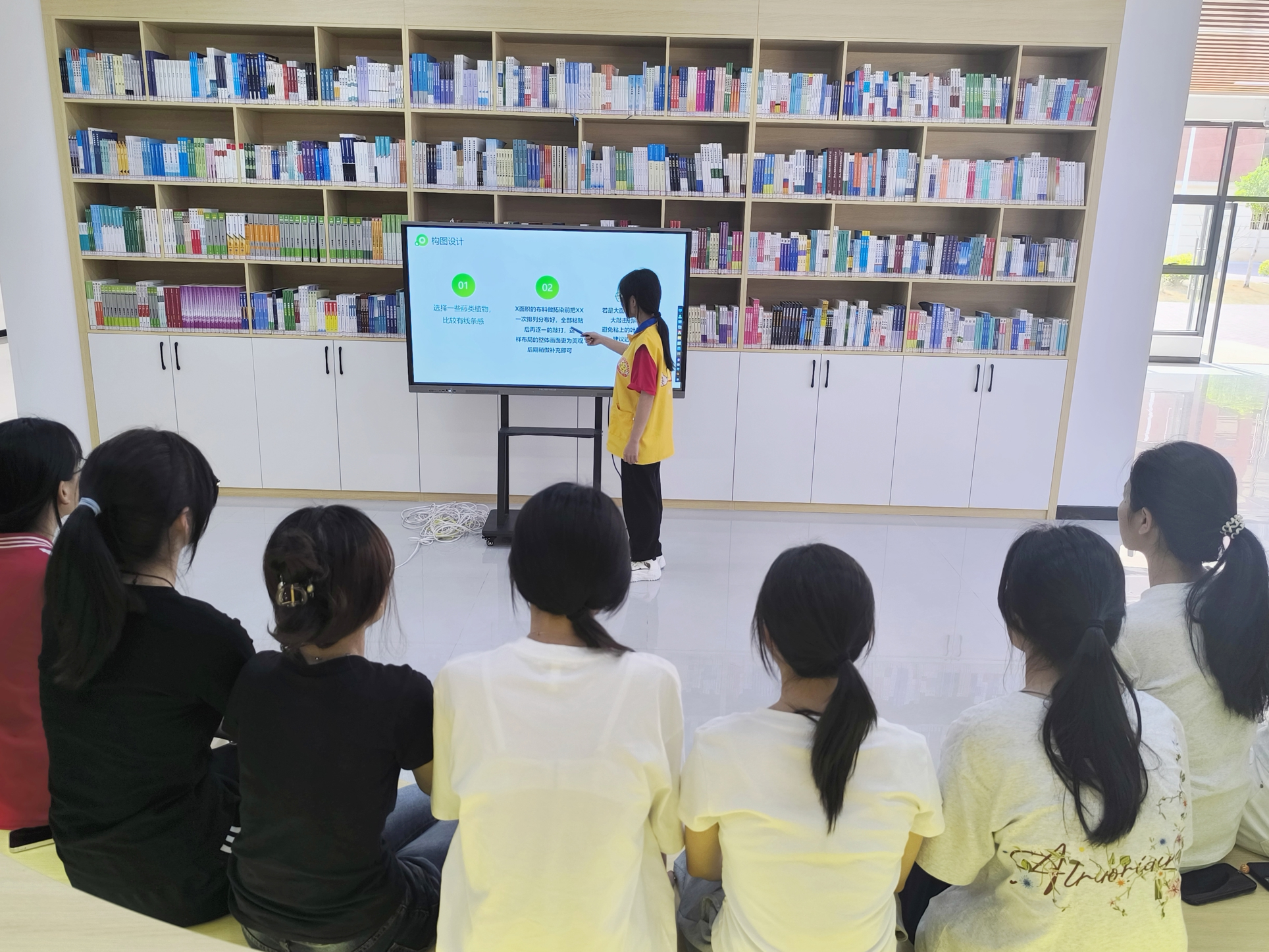 医药康养学院“一站式”学生社区开展“扬起健康方舟帆，掌稳绿色生活舵”中医药文化科普宣讲活动