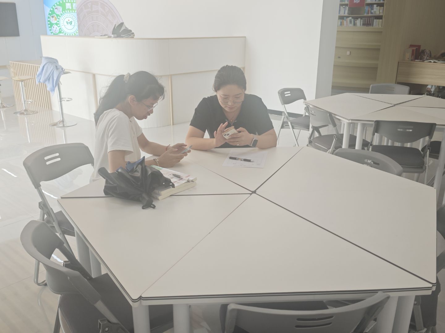 医药康养学院开展2025年春季学期学业帮扶进“一站式”学生社区