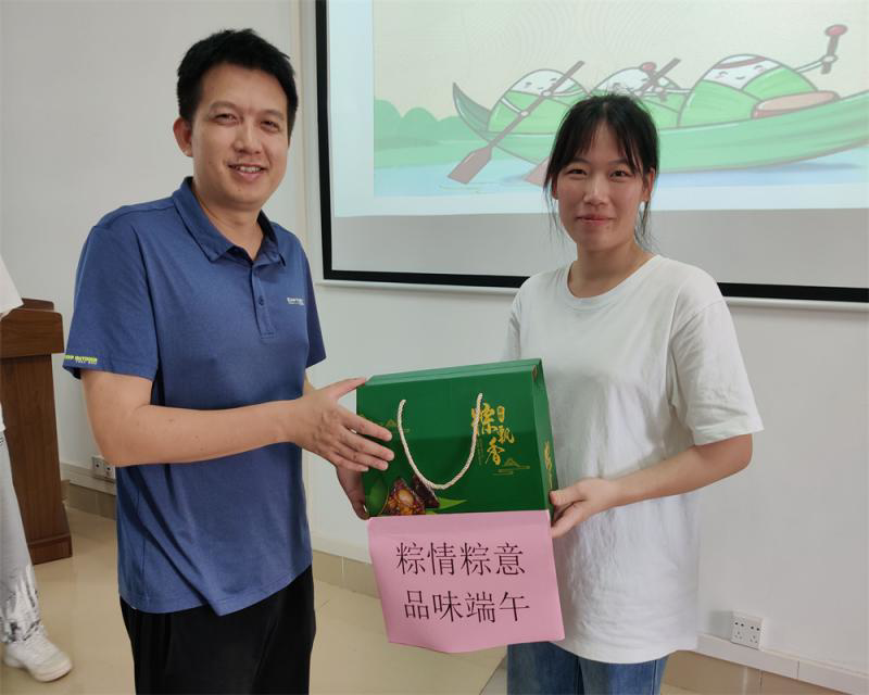 “粽情粽意 品味端午”——智能制造学院开展端午节慰问困难学生