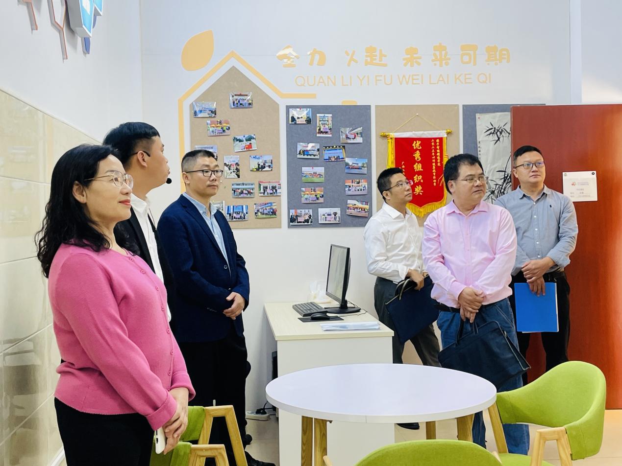 学校“一站式 ”学生社区建设考核评定小组莅临智能制造学院考评指导