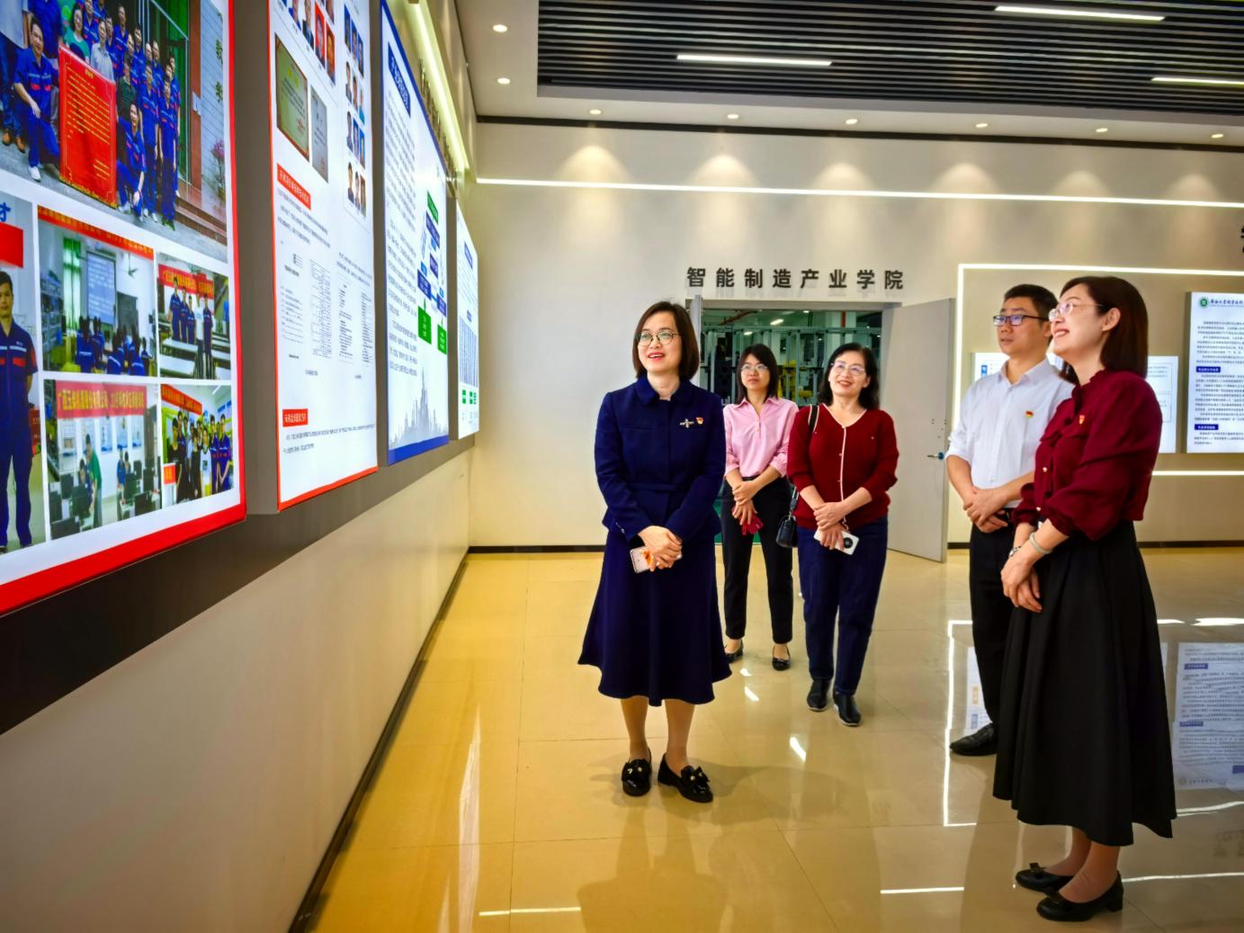 介绍学院办学特色